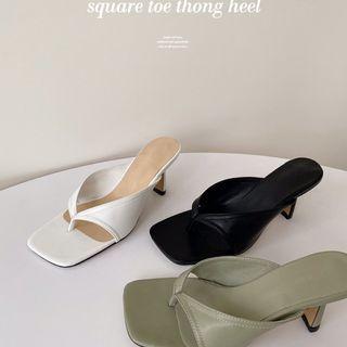 Toe-loop High-heel Pumps