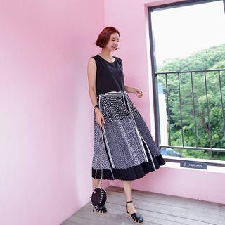 Set: Slashed Knit Top & Patterned Pleat Dress Black - One Size