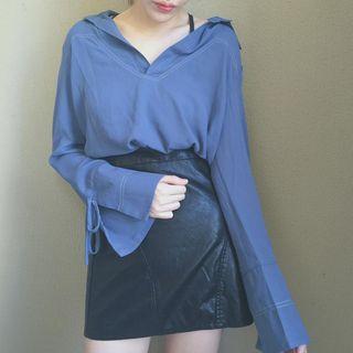 Long-sleeve V-neck Top Blue - One Size