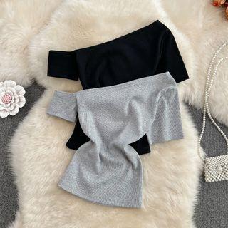 Asymmetrical Shoulder Crop T-shirt
