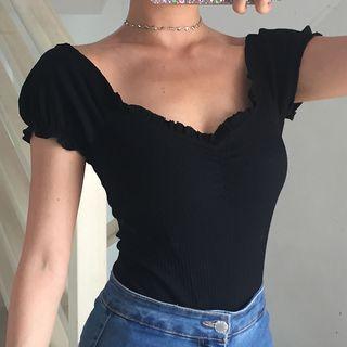 Short-sleeve Frill Trim Ribbed T-shirt