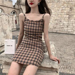 Plain Short-sleeve T-shirt / Plaid Slim-fit Sleeveless Dress