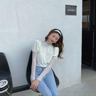 Set : Short-sleeved Top + Mesh Long-sleeved Top