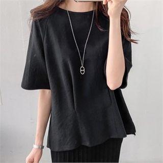 Elbow-sleeve Pintuck-front T-shirt