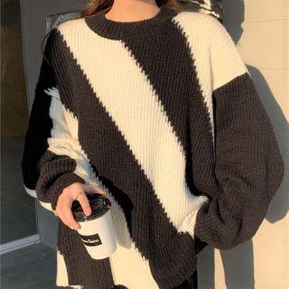 Striped Sweater / Slit Wide-leg Pants