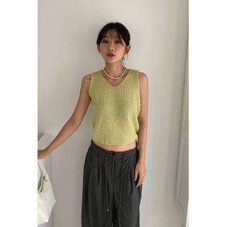 Sleeveless V-neck Ribbed Knit Crop Top