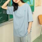 Set: Elbow-sleeve Lettering Print T-shirt + Mini Crossbody Bag