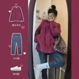 Crewneck Striped Sweater / Washed Straight-cut Jeans
