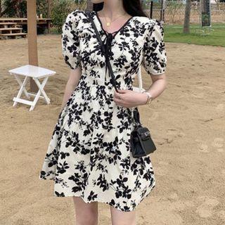 Floral V-neck Short-sleeve Short Dress