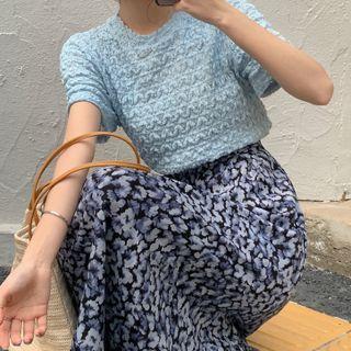 Short-sleeve Plain Top / Floral Print Midi Skirt