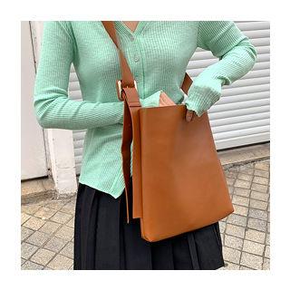 Buckle-detail Shoulder Bag With Pouch