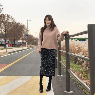 Elasticized-waist H-line Dotted Long Skirt