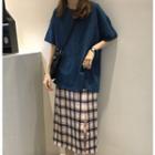 Plain Short Sleeve T-shirt / Plaid Skirt