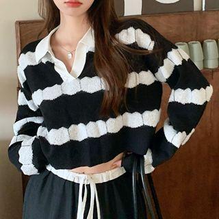 Polo-neck Striped Sweater / High-waist Wide-leg Pants