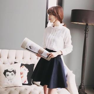 Lace-trim Pintuck Blouse