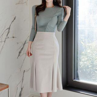 Set: Shirred Long-sleeve T-shirt + Midi Knit Skirt