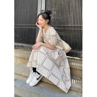 Puff-sleeve Midi Paisley Dress