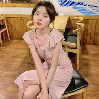 Cap-sleeve Square Neck Midi A-line Dress