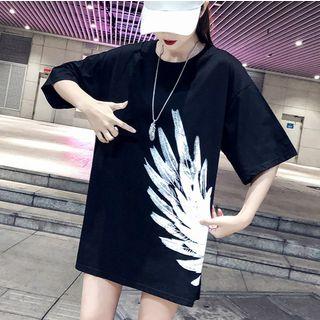 Elbow-sleeve Feather Print T-shirt