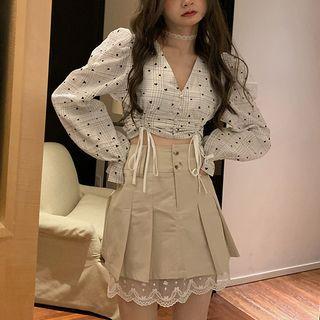 Lace Trim Mini Skirt / Heart Print Cropped Blouse