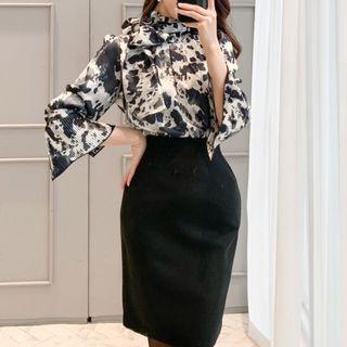 Set: Mock-turtleneck Elbow-sleeve Printed Blouse + Pencil Skirt