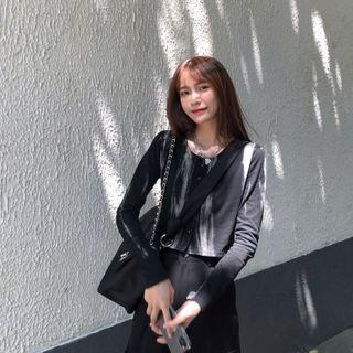 Printed Long-sleeve T-shirt / Cropped Harem Pants