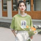Elbow-sleeve Mesh Paneled Printed T-shirt