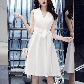 Sleeveless V-neck Short Prom Dress