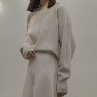 Diagonal-hem Fluffy Sweater