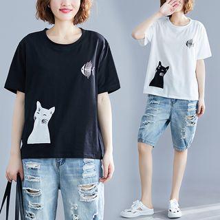 Small Cat Applique Embroidered T Shirt