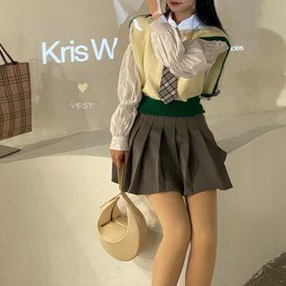Contrast Trim Cropped Sweater Vest Beige - One Size