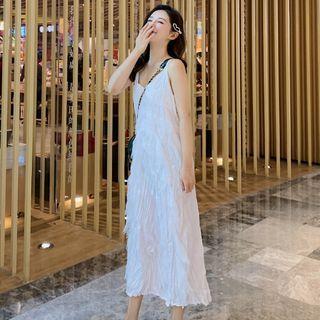 Short-sleeve T-shirt / Strappy Midi A-line Dress / Set