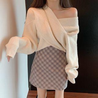 One-shoulder Cropped Sweater / Plaid A-line Mini Skirt