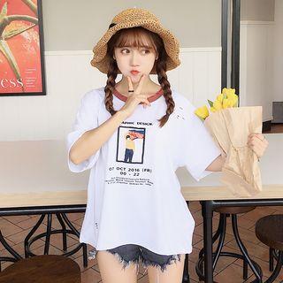 Elbow-sleeve Distressed Printed T-shirt