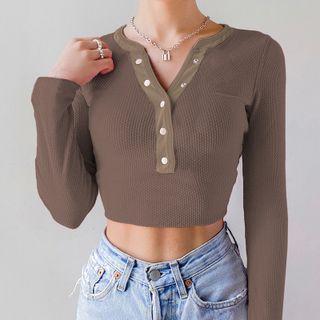 Long Sleeve V-neck Knit Crop Top