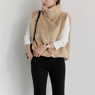Turtle-neck Faux-fur Vest