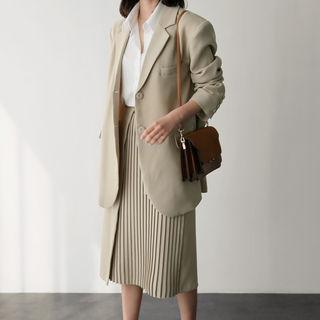Padded-shoulder Two-button Blazer