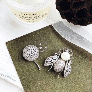 Rhinestone Flower / Bug Brooch