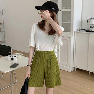 Short-sleeve Slit T-shirt / Shorts