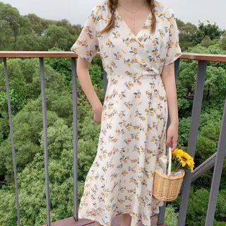 Yellow Flower V-neck Short-sleeved Dress