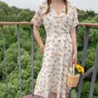 Yellow Flower V-neck Short-sleeved Dress