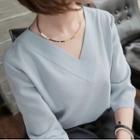 Elbow-sleeve Plain V-neck Top