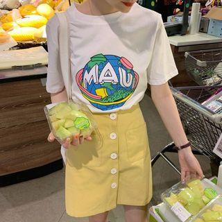 Short-sleeve Printed T-shirt / Button Detail A-line Skirt