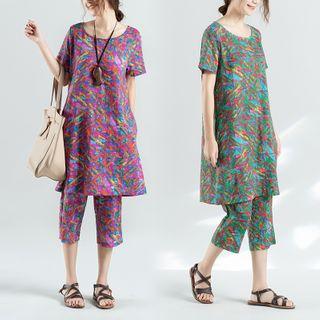 Set: Short-sleeve Printed T-shirt + Capri Straight-cut Pants