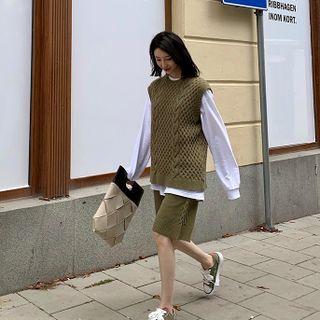 Set: Cable-knit Sweater Vest + Shorts