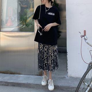 Short-sleeve Lettering T-shirt / Sequined Midi A-line Skirt