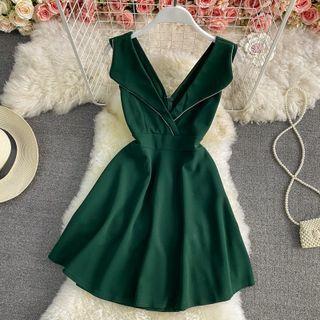 Lapel V-neck Open-back Sleeveless Mini Dress