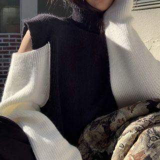 Turtleneck Two Tone Cutout Sweater Black & White - One Size