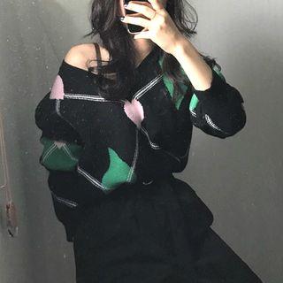 Heart Print V-neck Sweater Black - One Size
