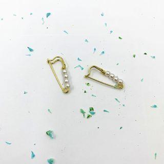 Faux Pearl Safety Pin Stud Earring 1 Pair - Gold - One Size